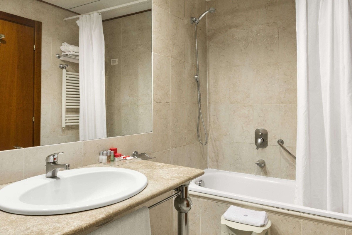 Ramada By Wyndham Naples