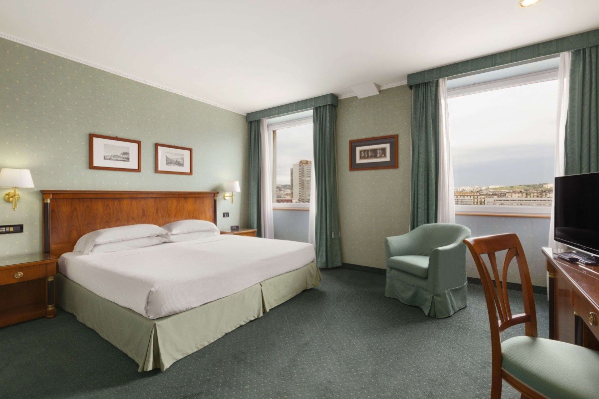 Ramada By Wyndham Naples