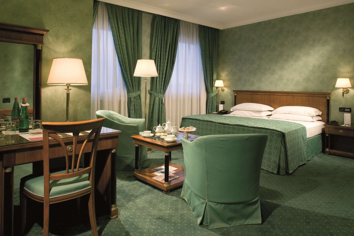 Ramada By Wyndham Naples