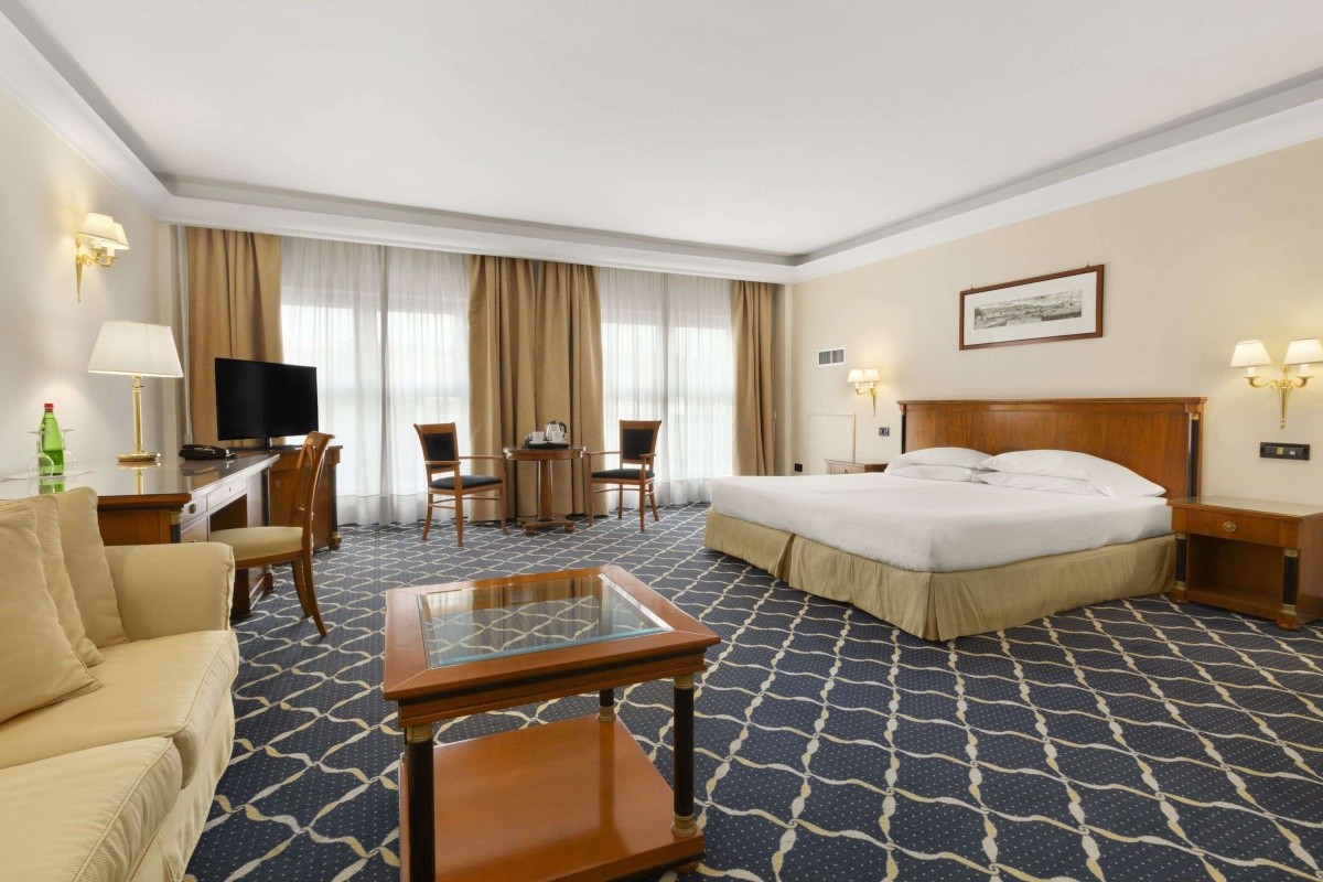 Ramada By Wyndham Naples