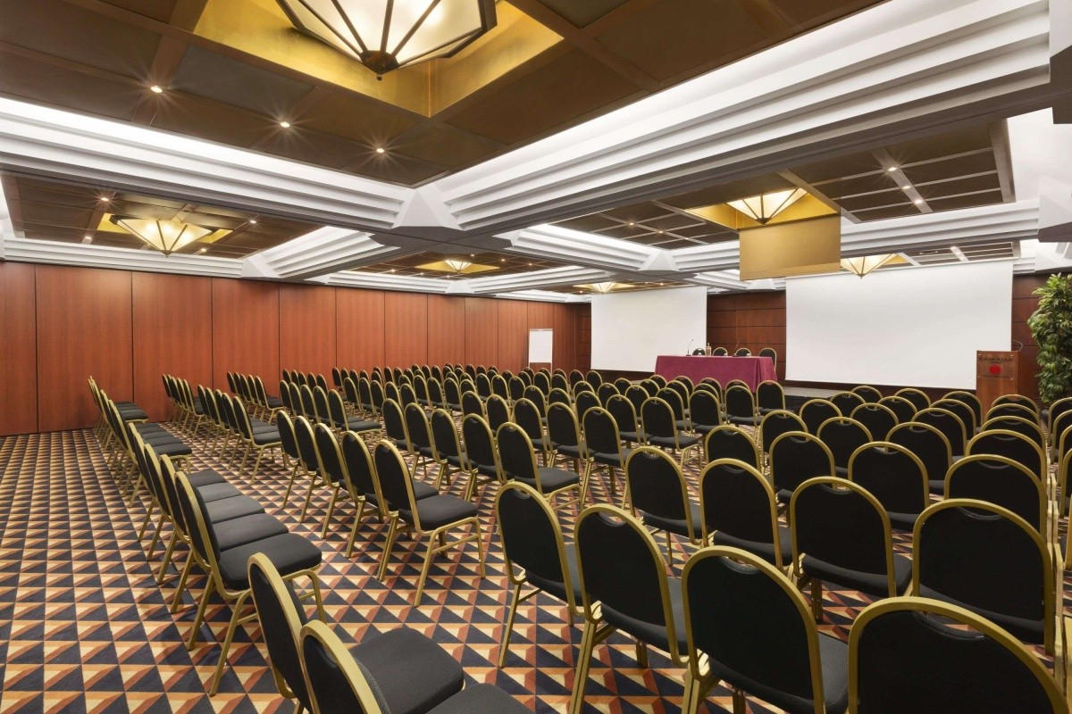 Ramada By Wyndham Naples