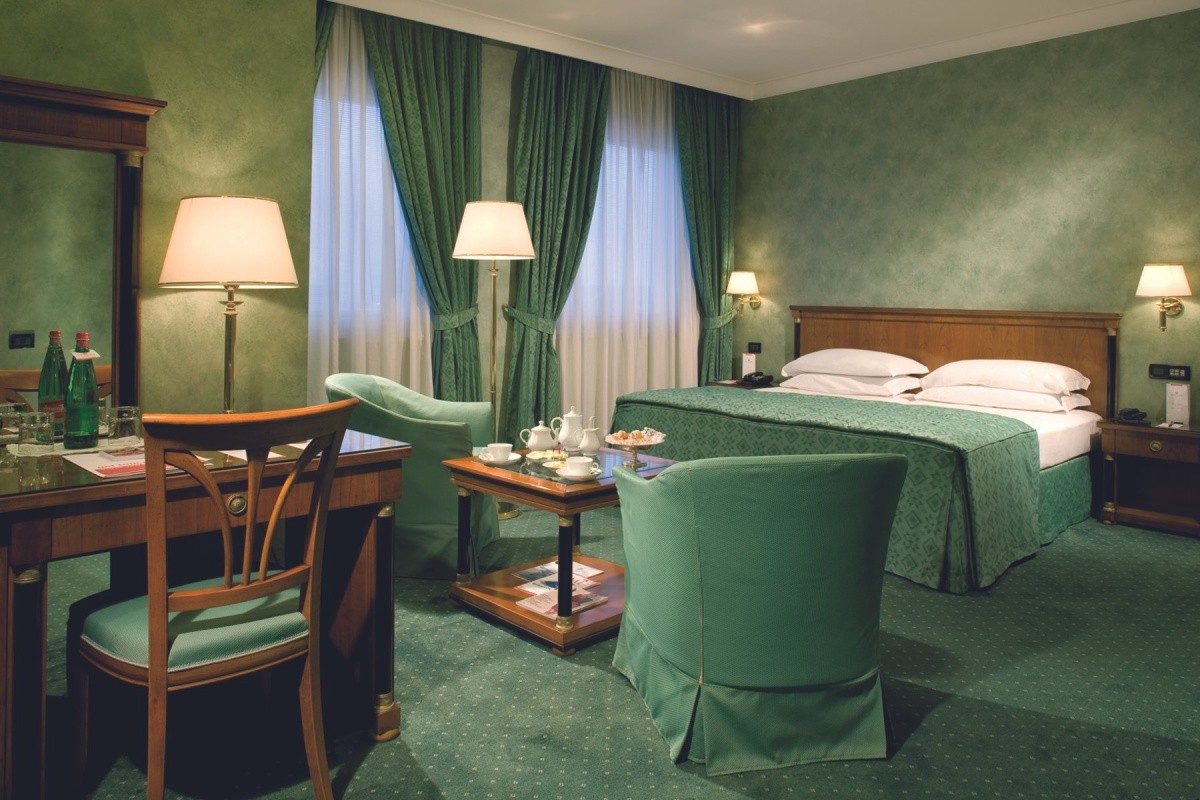 Ramada By Wyndham Naples