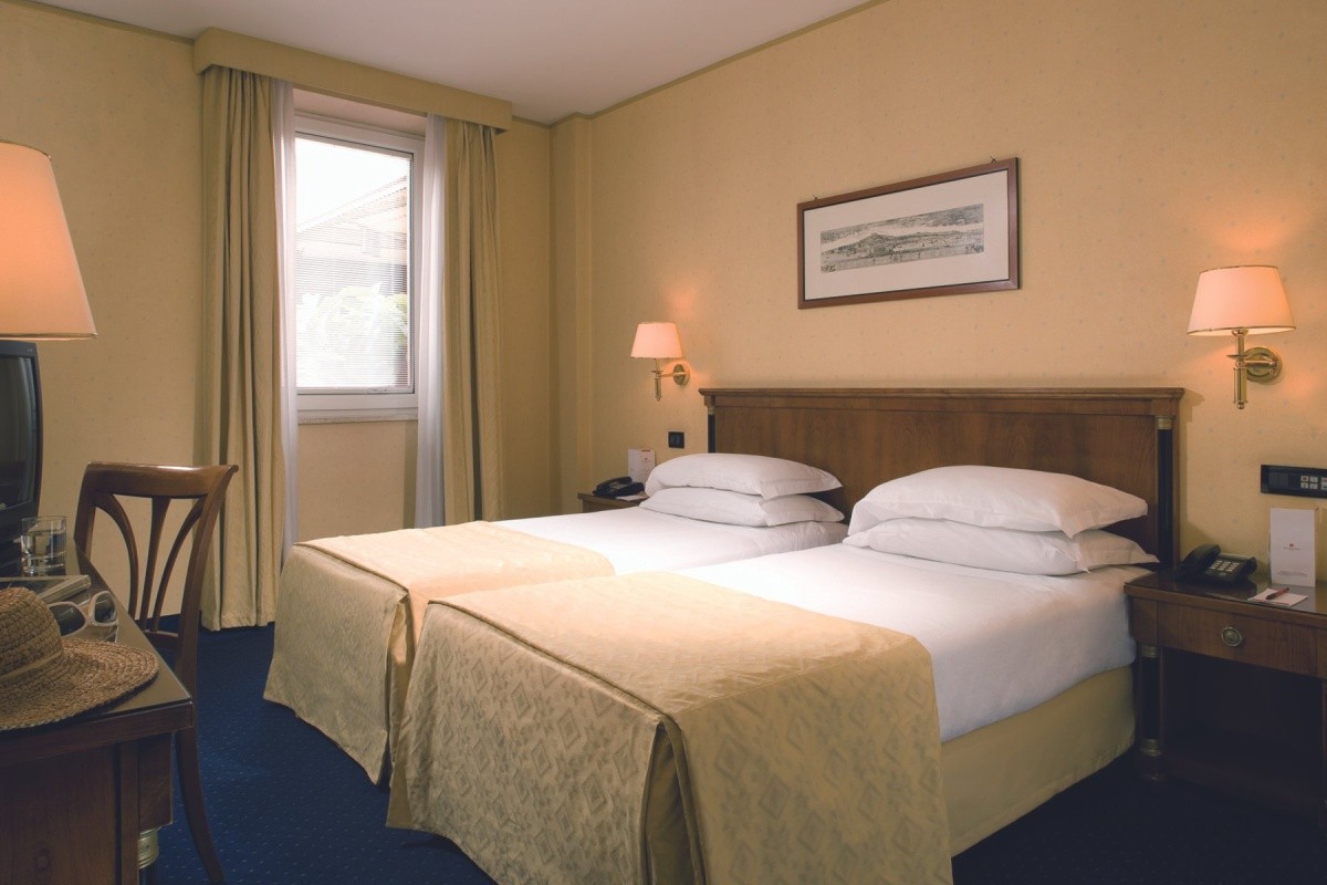 Ramada By Wyndham Naples