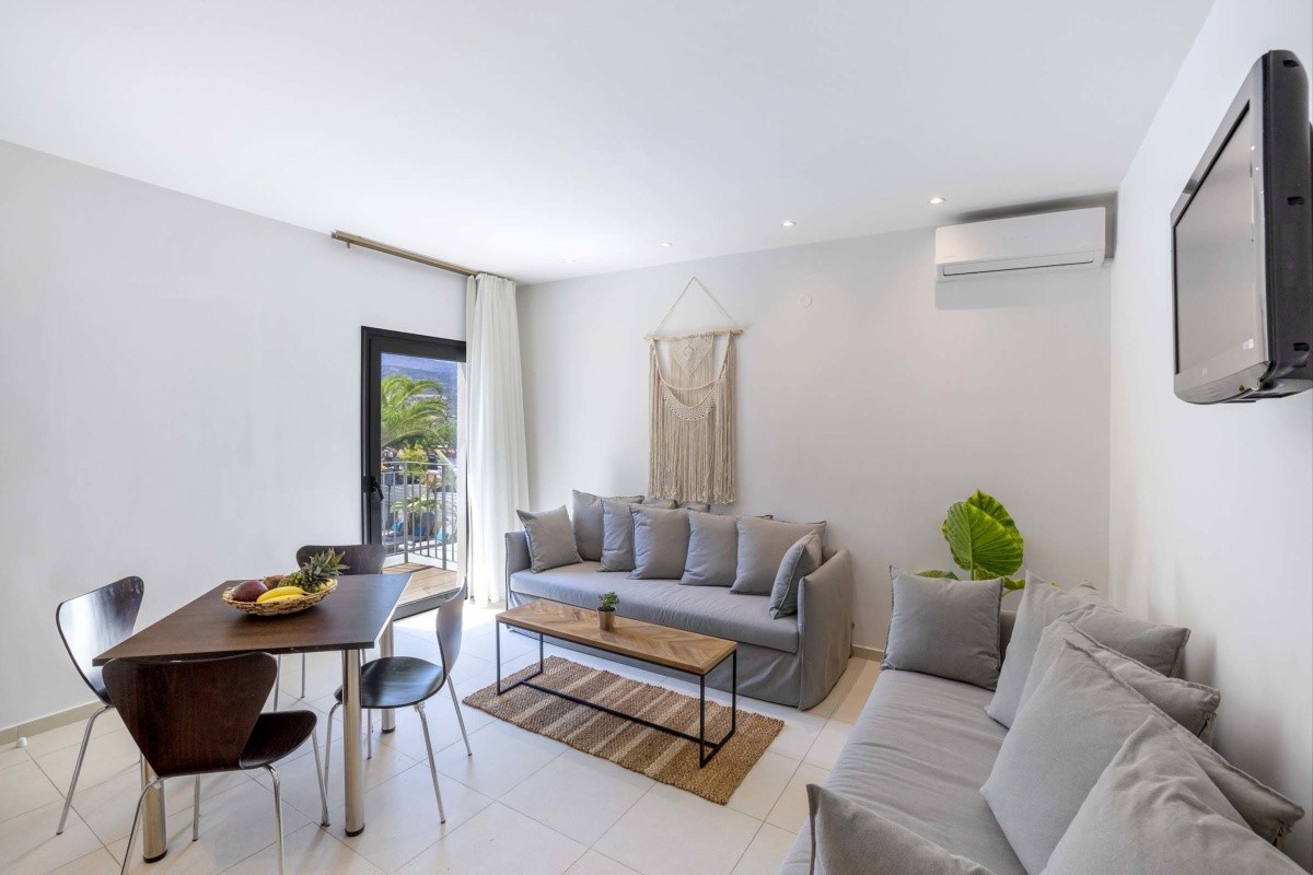 La Stella Suites
