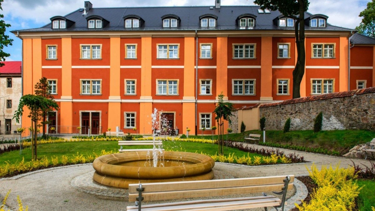 Dlugi Dom