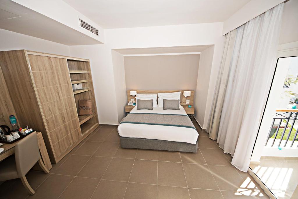 Jaz Fanara Residence