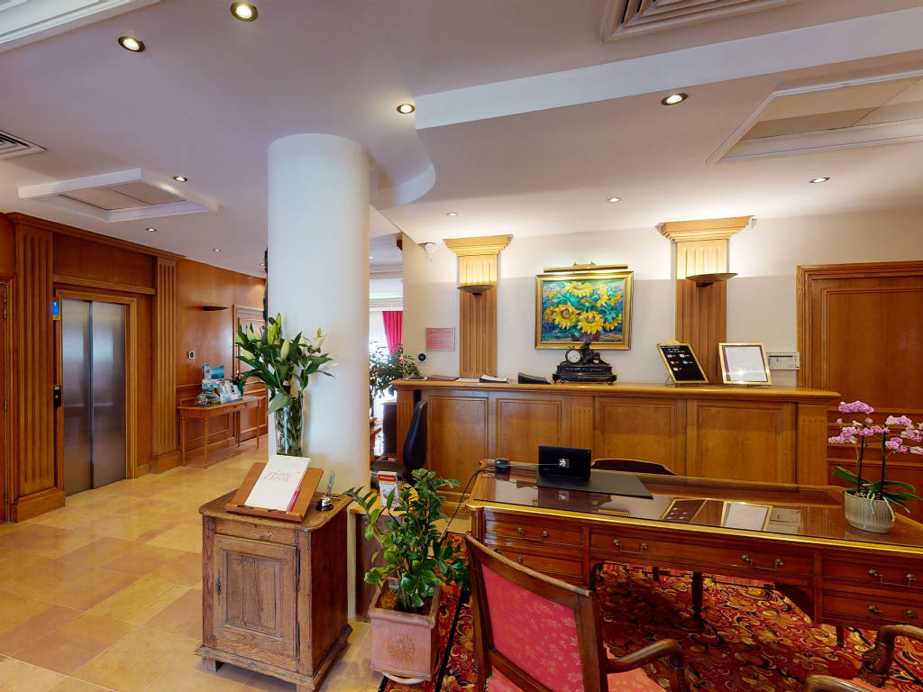 Sun Riviera Hotel