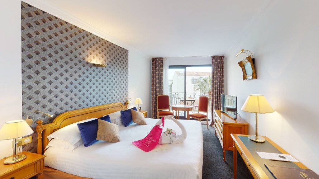 Sun Riviera Hotel