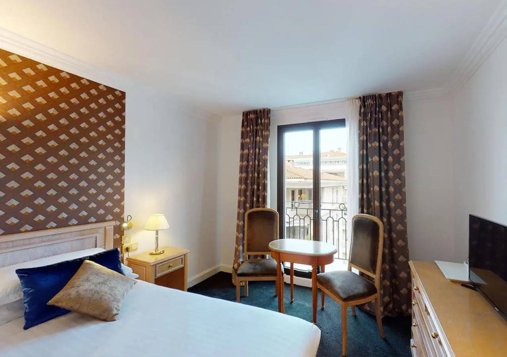 Sun Riviera Hotel