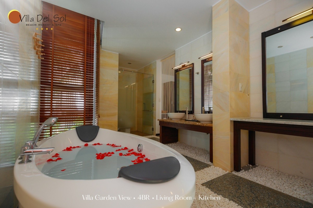 Villa Del Sol Beach Villas & Spa
