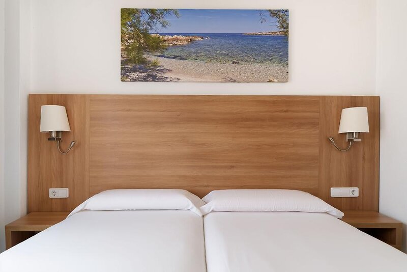 R2 Cala Millor Apartments (Ex. Apartaments Midas)