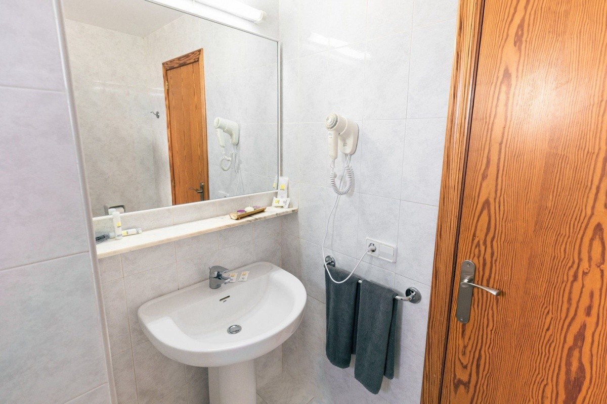 R2 Cala Millor Apartments (Ex. Apartaments Midas)