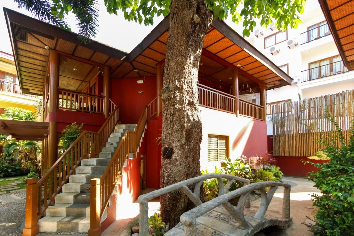 Boracay Tropics Resort