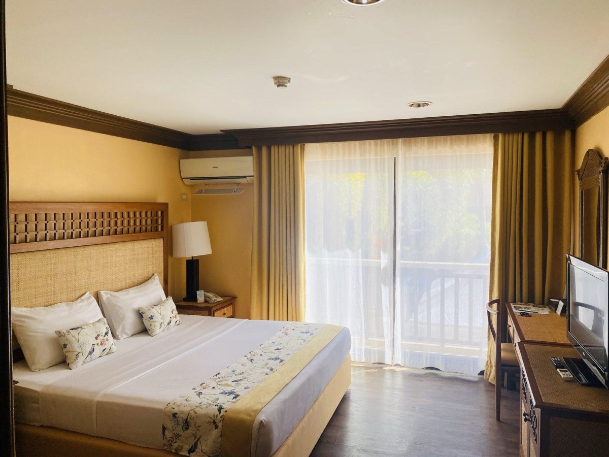 Boracay Tropics Resort