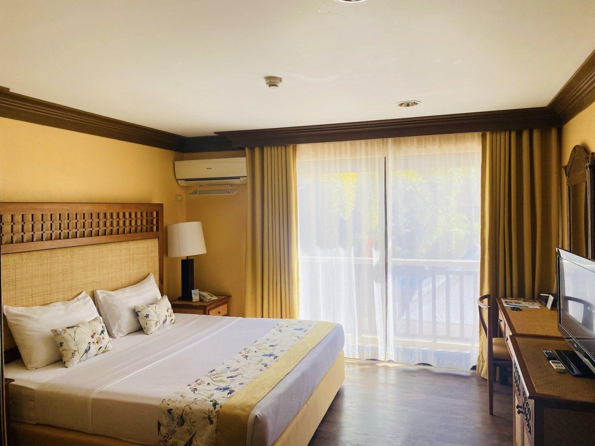 Boracay Tropics Resort