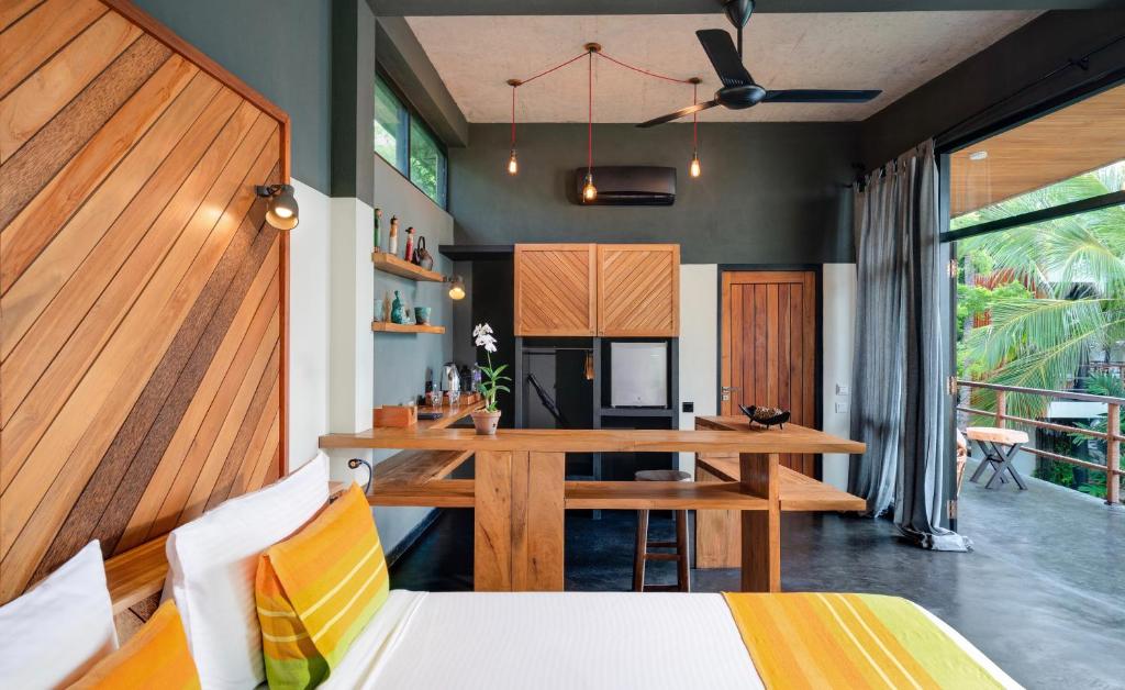 Lankavatara Ocean Retreat