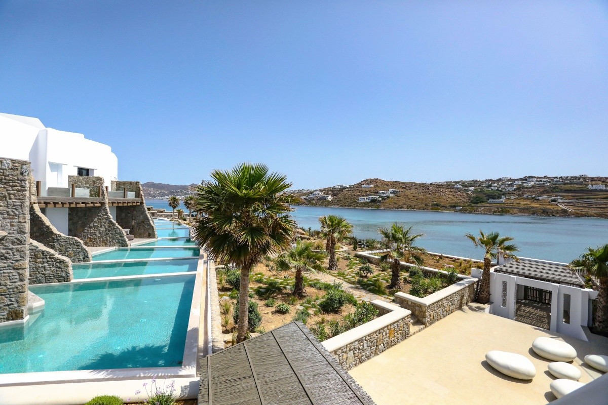 Aeonic Suites & Spa