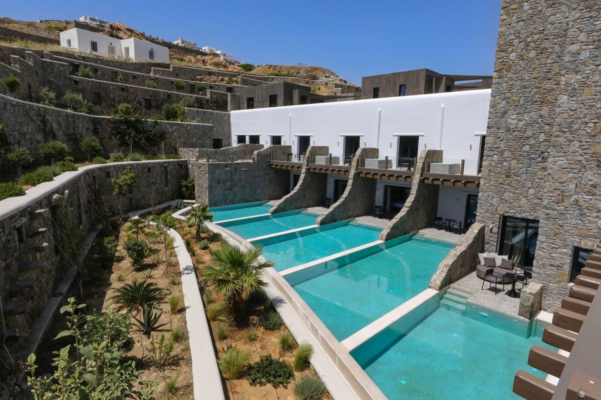 Aeonic Suites & Spa