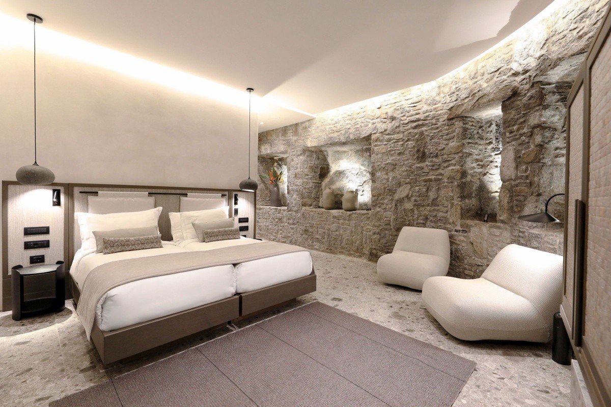 Aeonic Suites & Spa