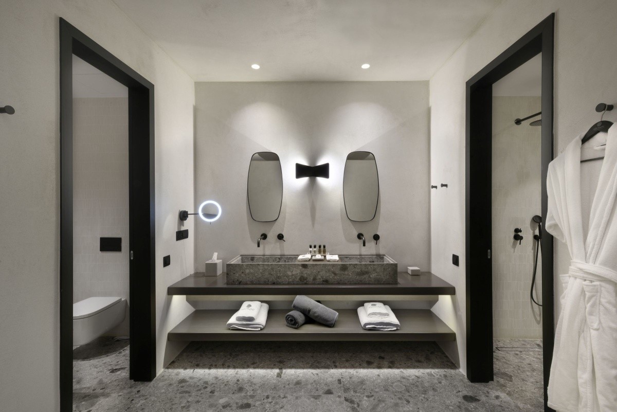 Aeonic Suites & Spa