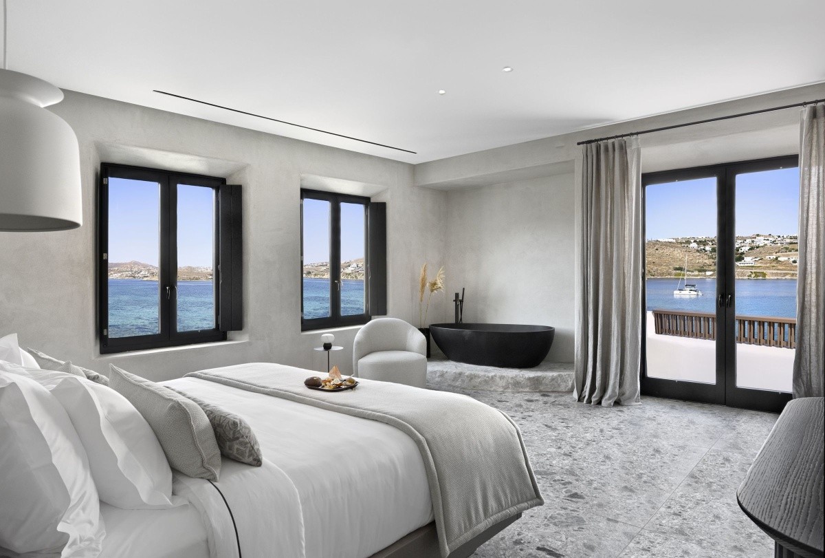 Aeonic Suites & Spa
