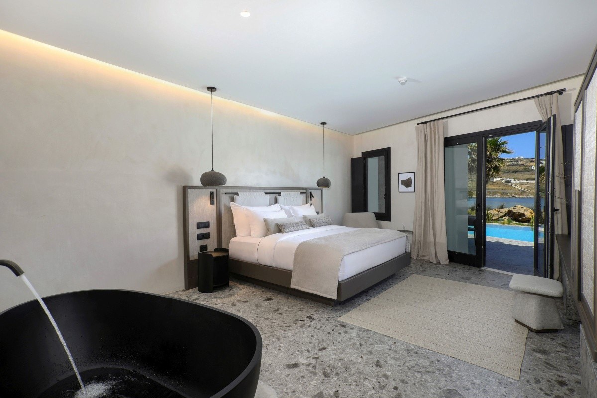 Aeonic Suites & Spa