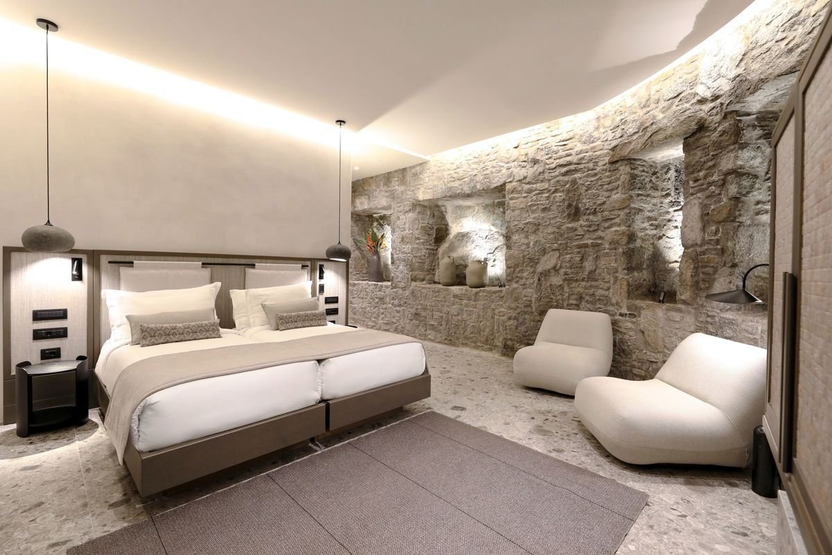 Aeonic Suites & Spa