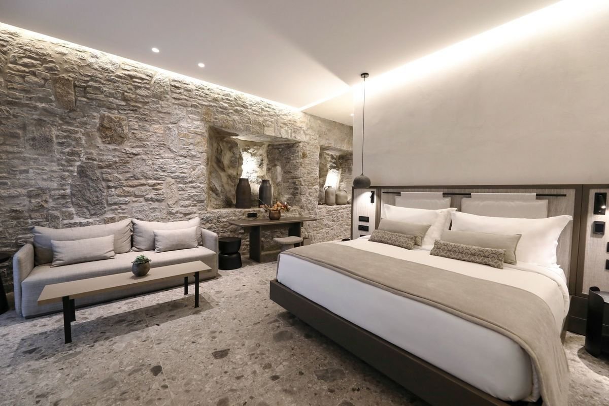 Aeonic Suites & Spa