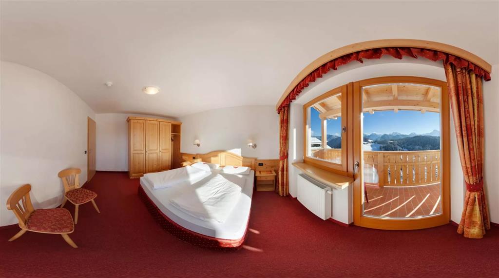 6denní zájezd (denní přejezd) s dopravou a polopenzí ceně – hotel Antermoia