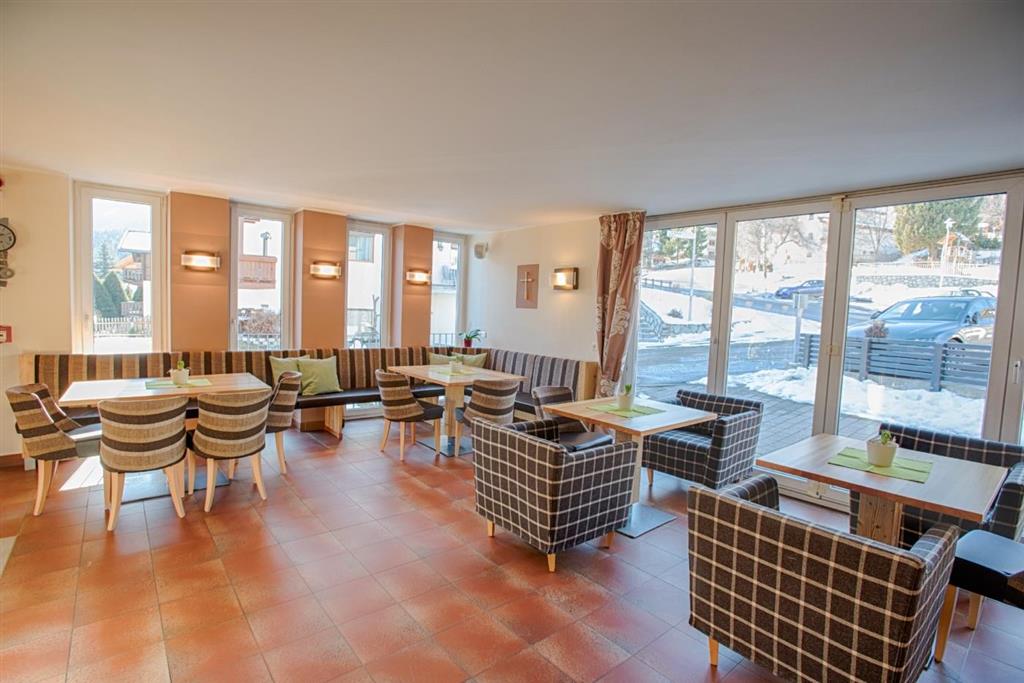 5denní zájezd (denní přejezd) s dopravou a polopenzí ceně – hotel Putia