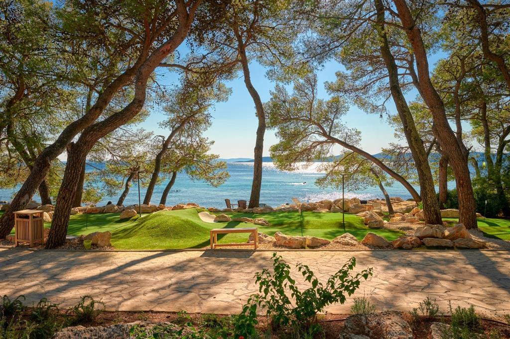 Resort Pine Beach Pakoštane 2027