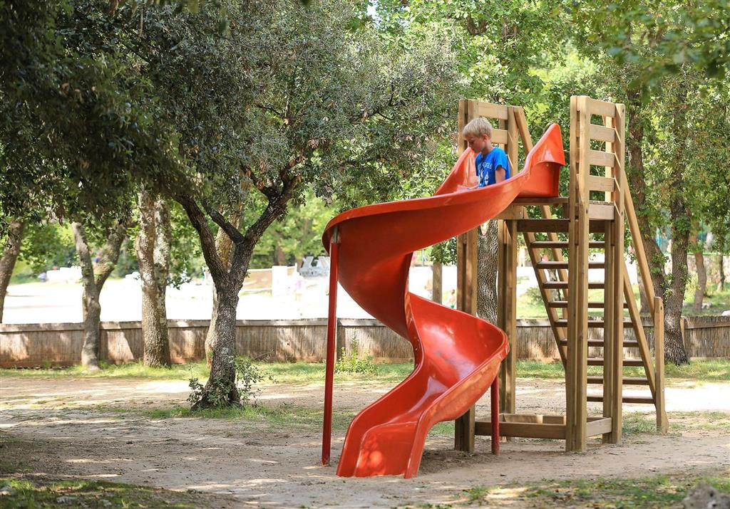Resort Pine Beach Pakoštane 2027