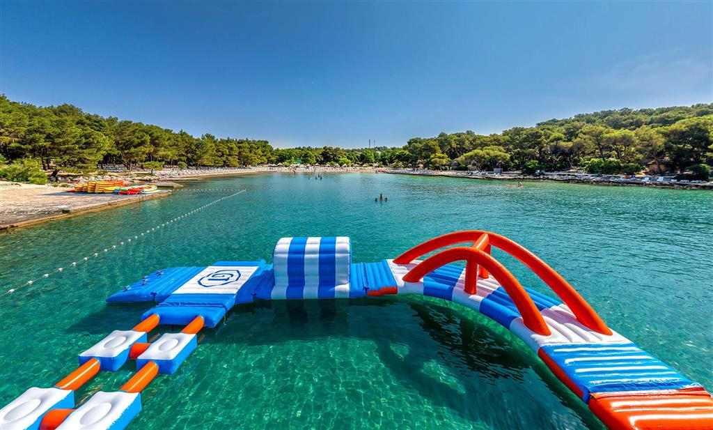 Resort Pine Beach Pakoštane 2027