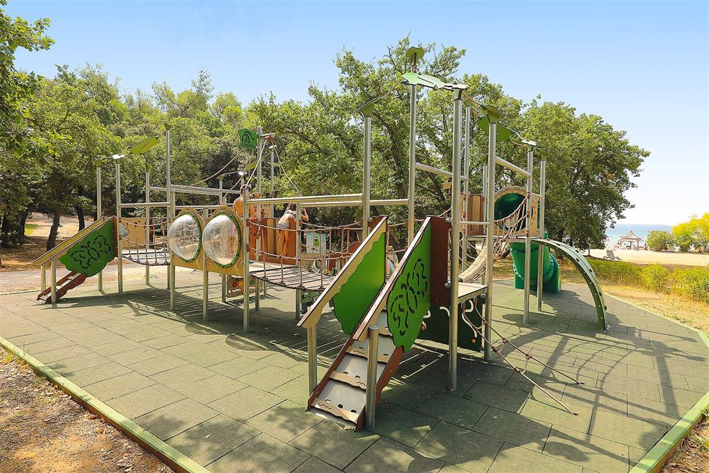 Resort Pine Beach Pakoštane 2027
