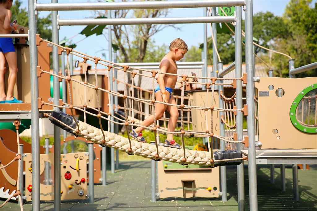 Resort Pine Beach Pakoštane 2027