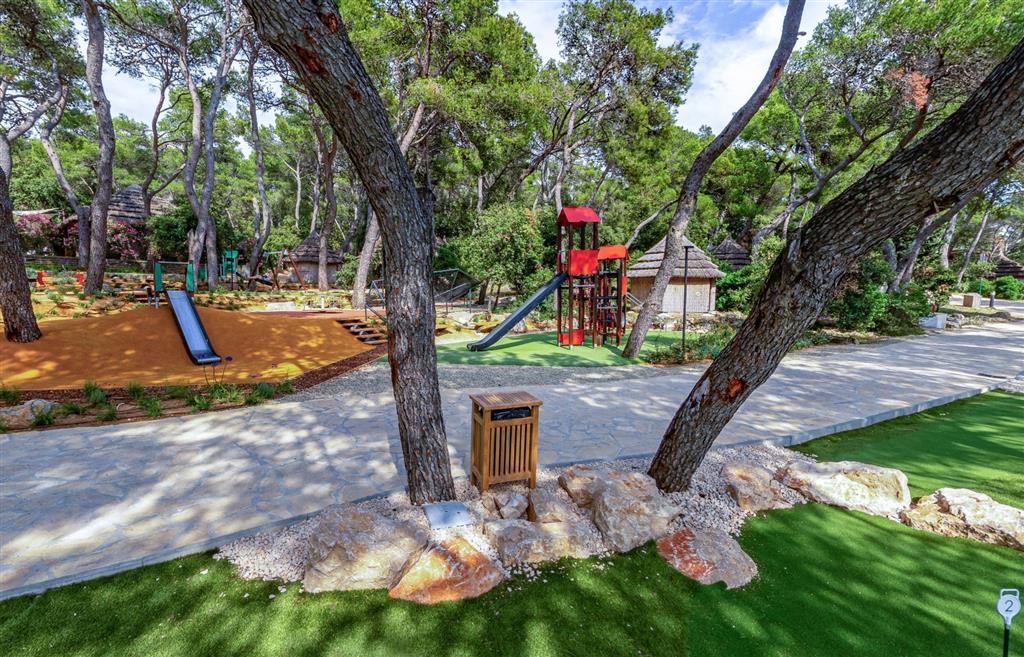 Resort Pine Beach Pakoštane 2027