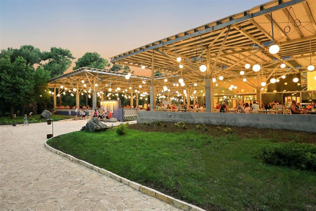 Resort Pine Beach Pakoštane 2027