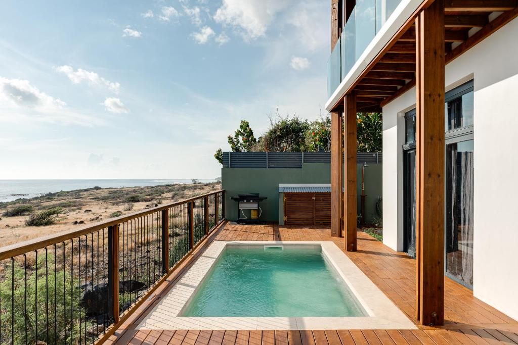 Moma By The Ocean, Trois Bassins