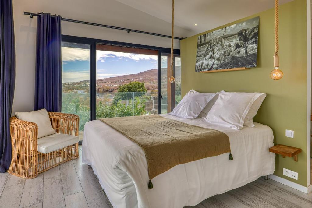 Moma By The Ocean, Trois Bassins