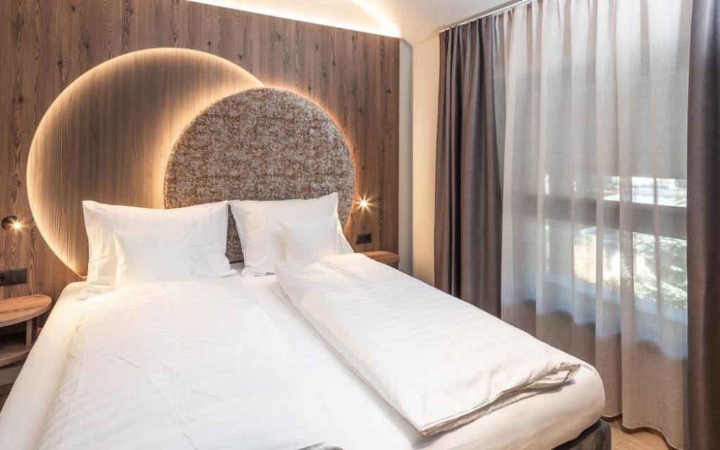 Corones Suites