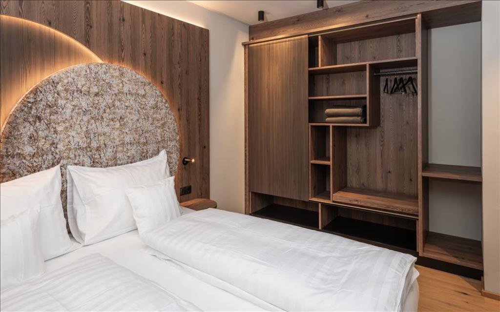 Corones Suites