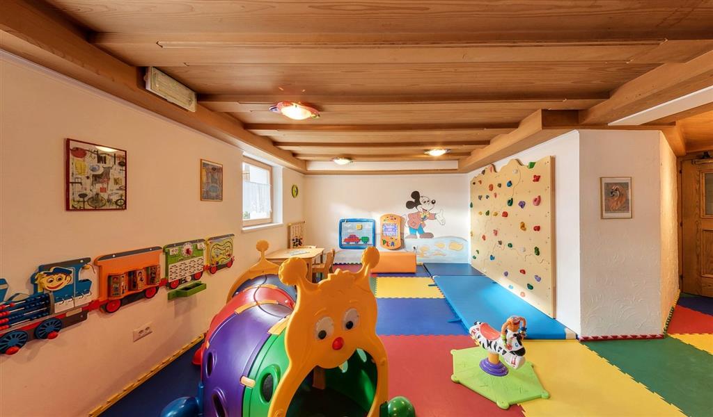 5denní zájezd (denní přejezd) s dopravou a polopenzí v ceně – hotel Alpenfrieden