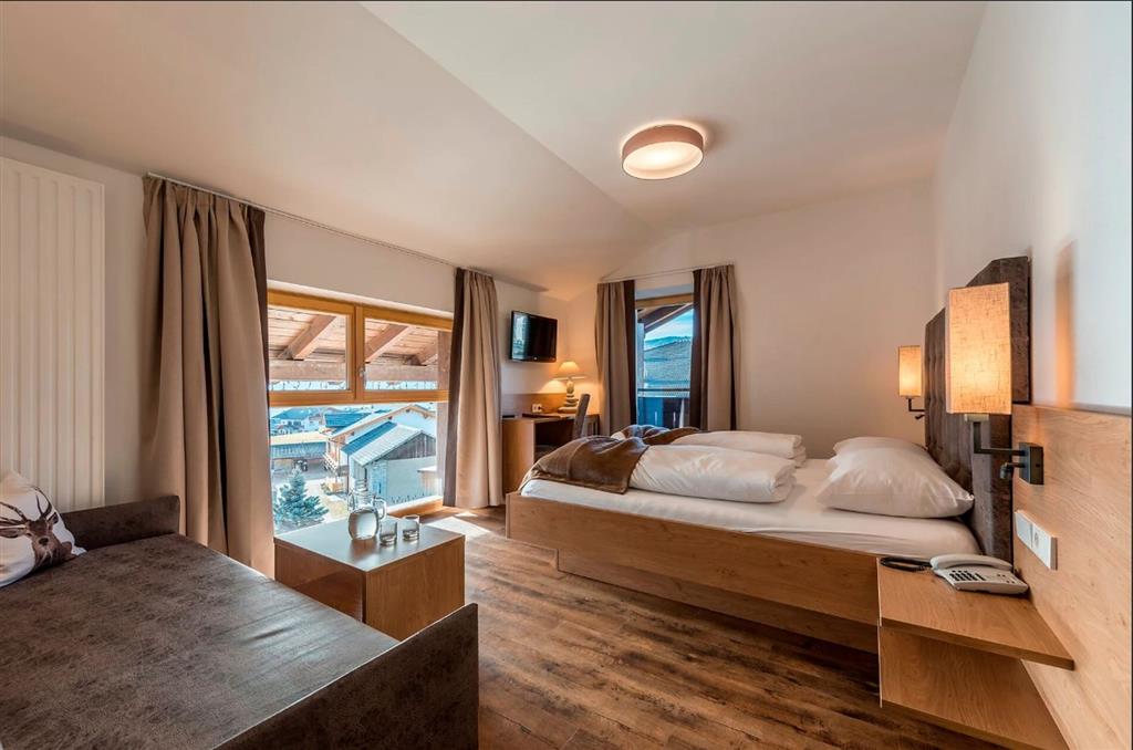 5denní zájezd (denní přejezd) s dopravou a polopenzí v ceně – hotel Alpenfrieden