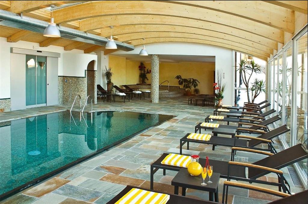 5denní zájezd (denní přejezd) s dopravou a polopenzí v ceně – hotel Alpenfrieden