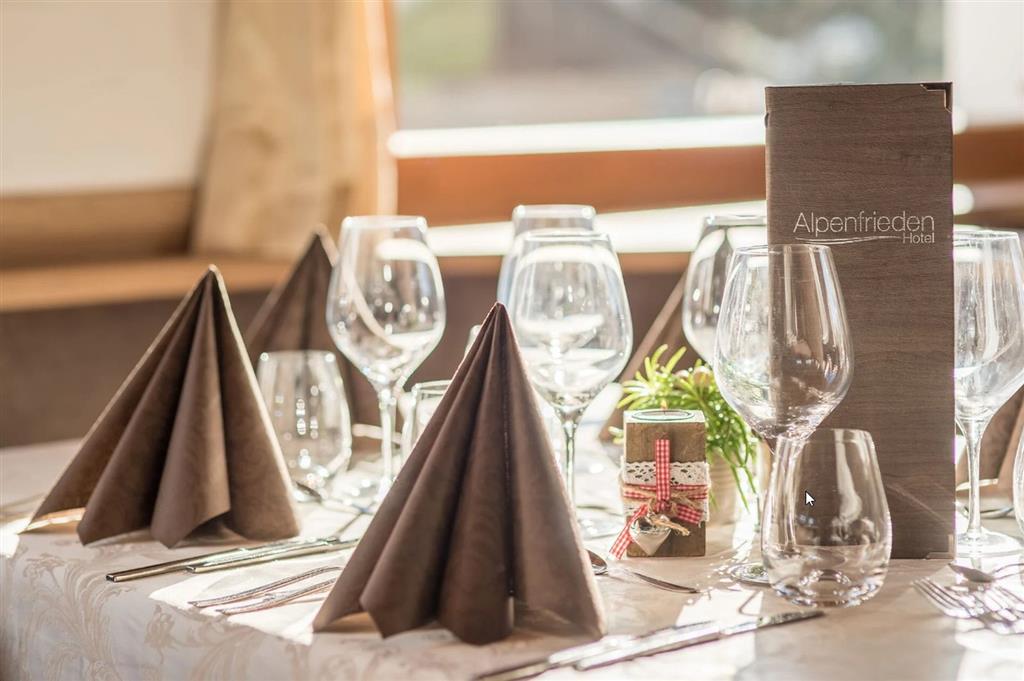 5denní zájezd (denní přejezd) s dopravou a polopenzí v ceně – hotel Alpenfrieden