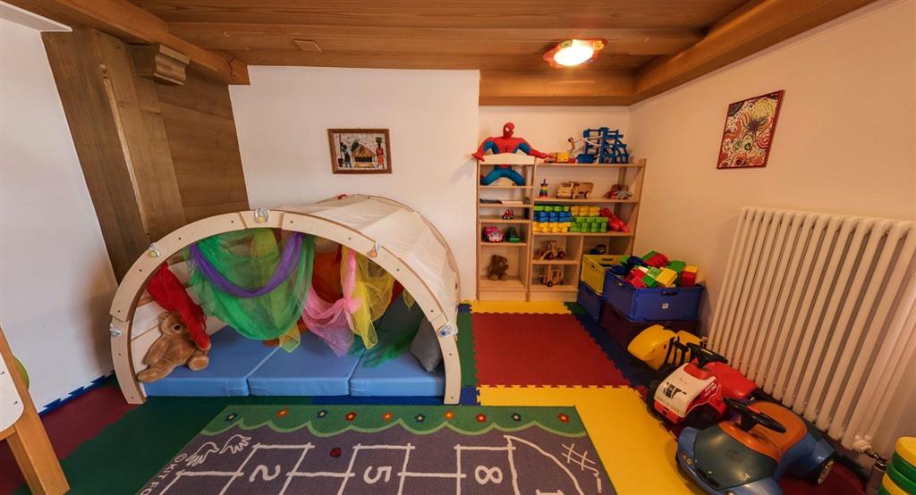 6denní zájezd (denní přejezd) s dopravou a polopenzí v ceně – hotel Alpenfrieden