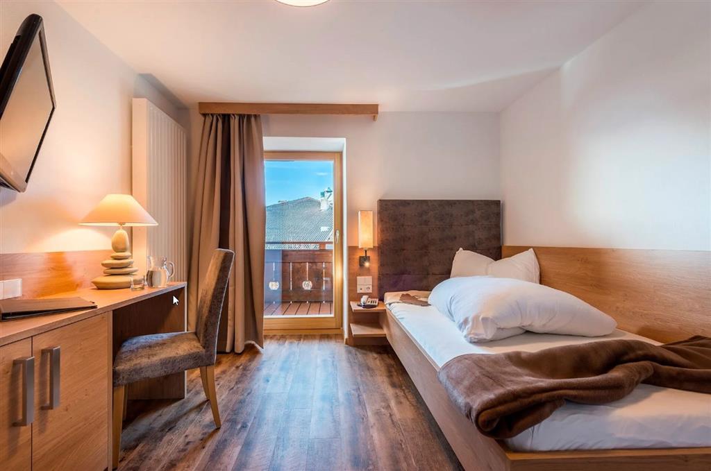 6denní zájezd (denní přejezd) s dopravou a polopenzí v ceně – hotel Alpenfrieden