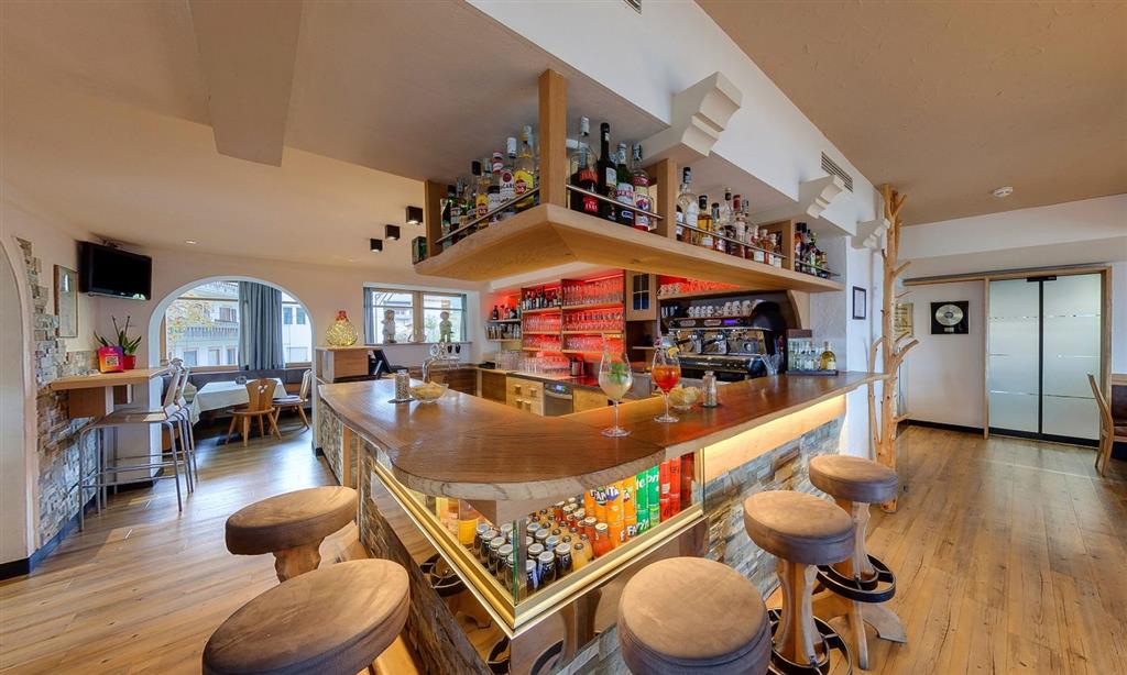 6denní zájezd (denní přejezd) s dopravou a polopenzí v ceně – hotel Alpenfrieden
