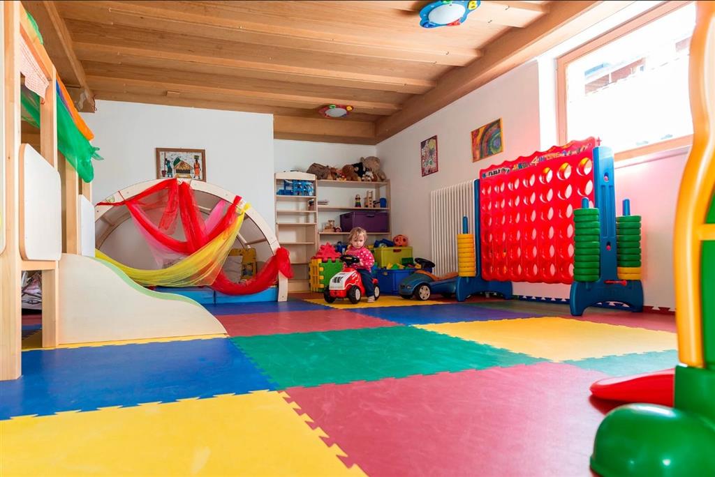 6denní zájezd (denní přejezd) s dopravou a polopenzí v ceně – hotel Alpenfrieden