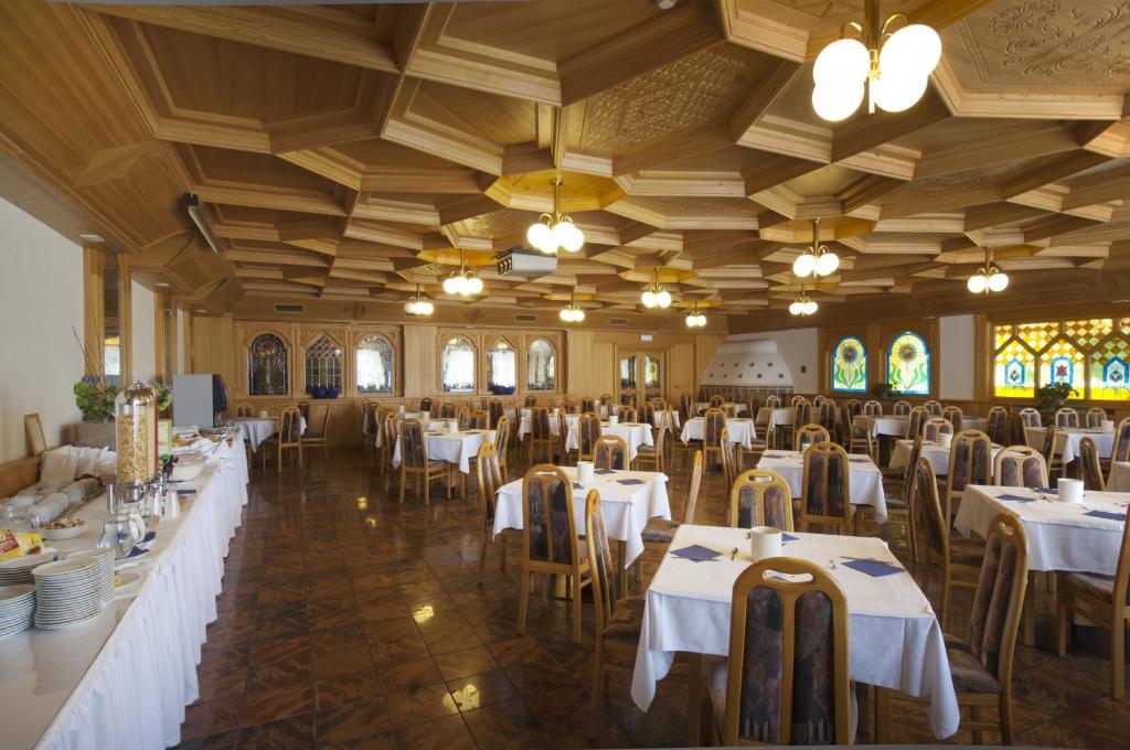 5denní zájezd (denní přejezd) s dopravou, polopenzí a skipasem v ceně – hotel Biancaneve